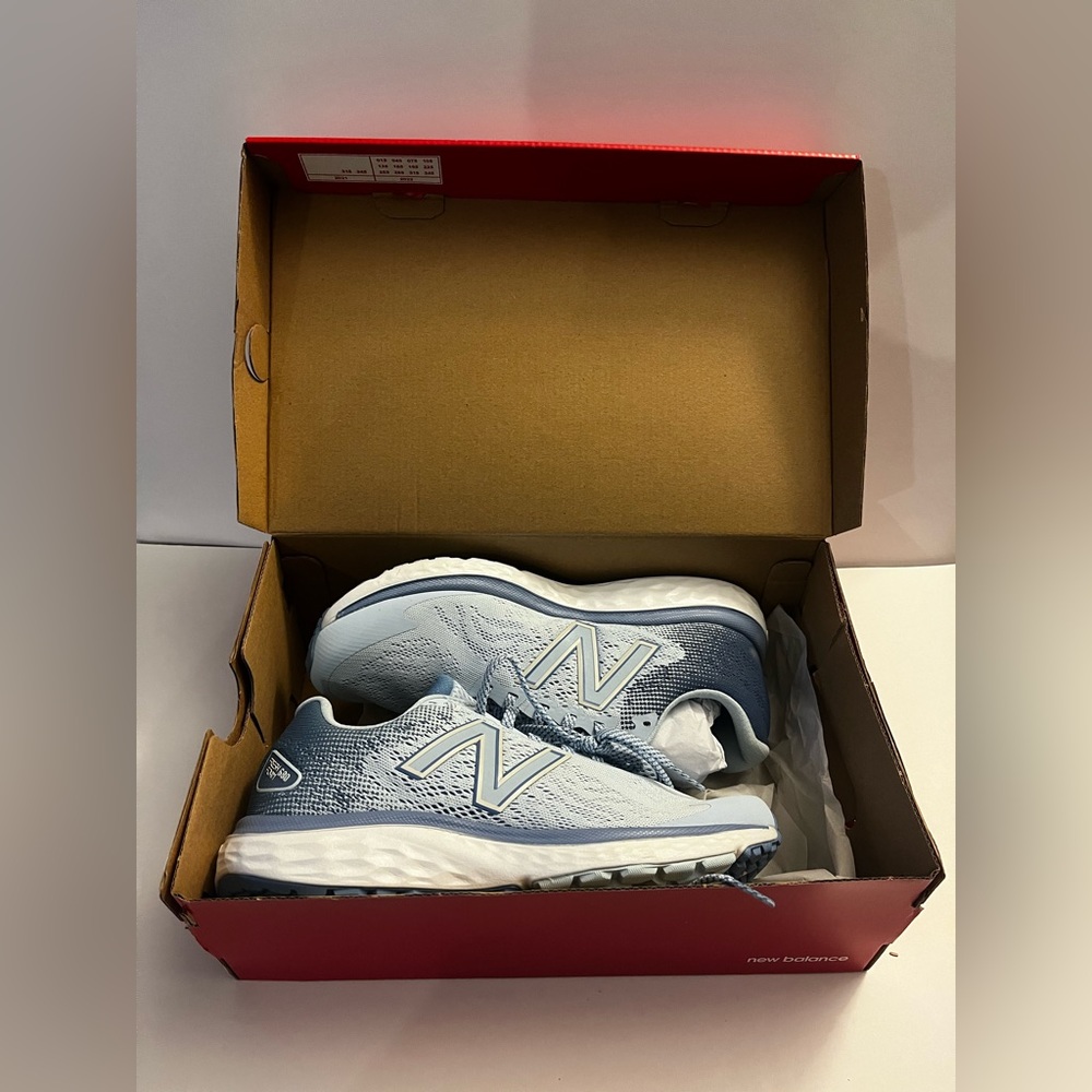 New Balance: Fresh Foam 680 Light Blue Running Sneakers